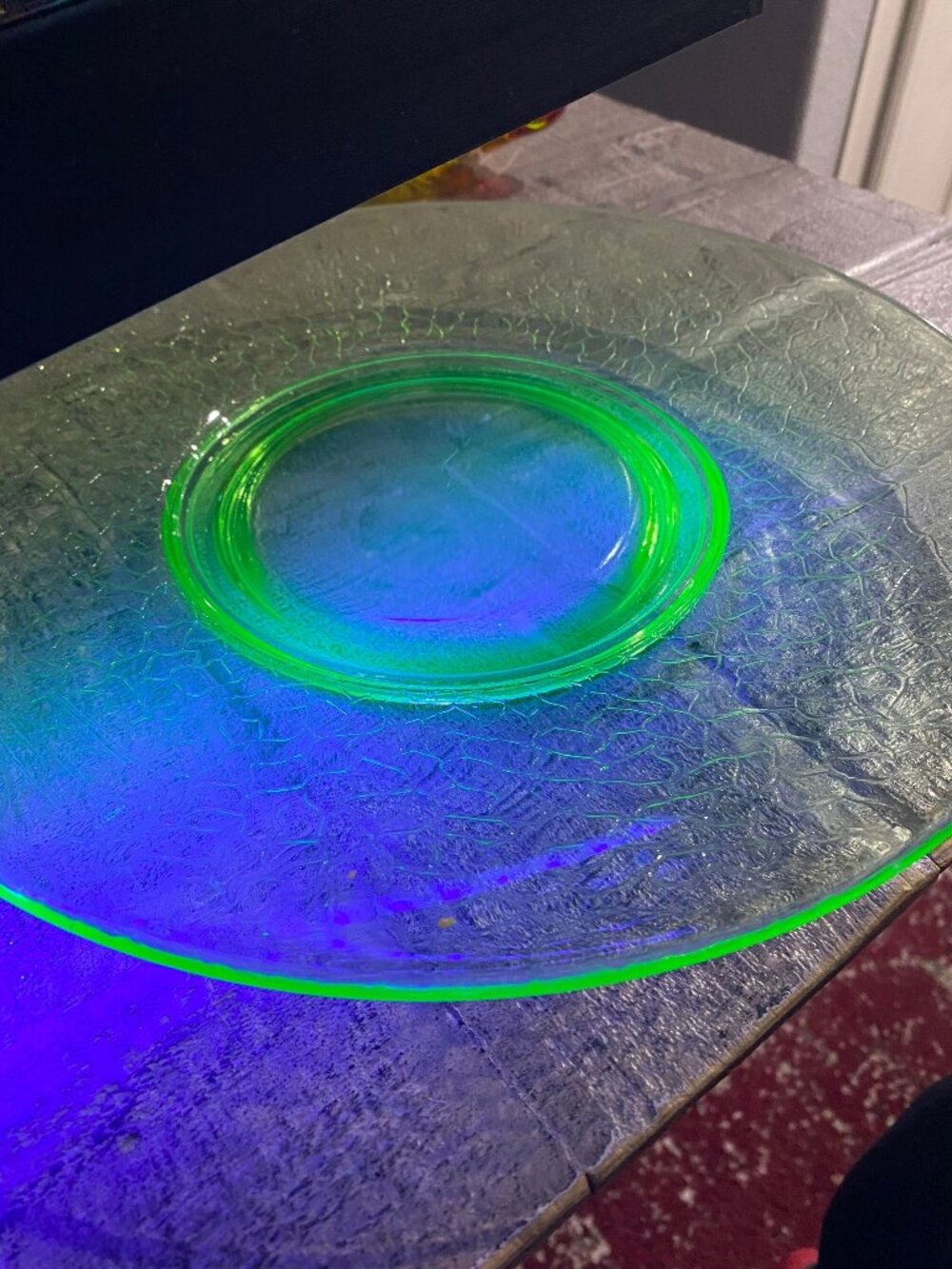UV Crackle Glass Platter